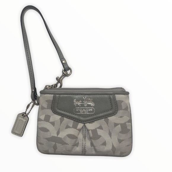 Coach Madison Rare Chainlink Gray Wristlet Bag